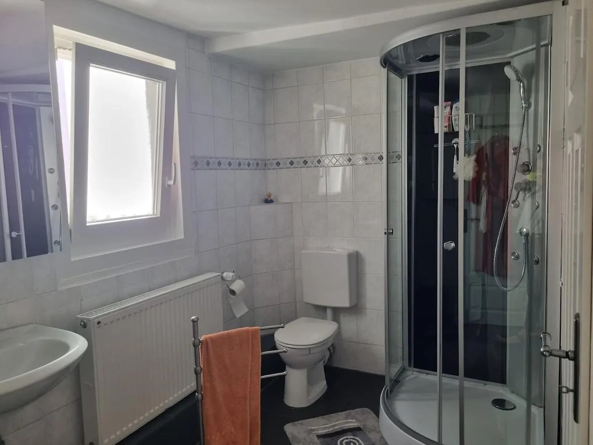 Charming Apartment In Historic Half-Timbered House Grosswallstadt