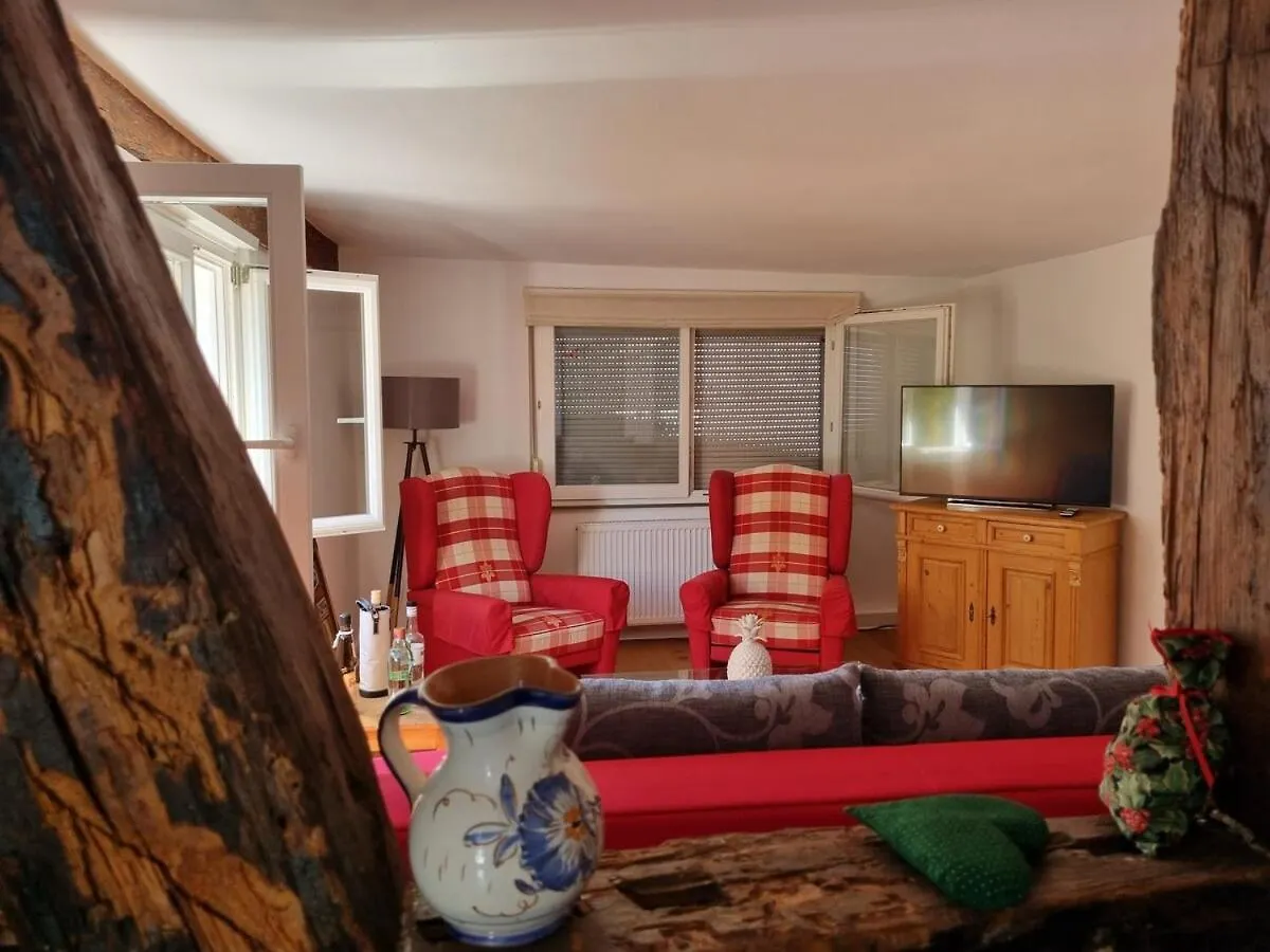 Charming Apartment In Historic Half-Timbered House Grosswallstadt